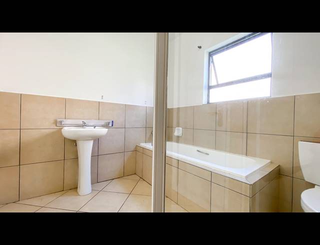 2 BEDROOM TOWNHOUSE FOR SALE IN ALBERTSDAL